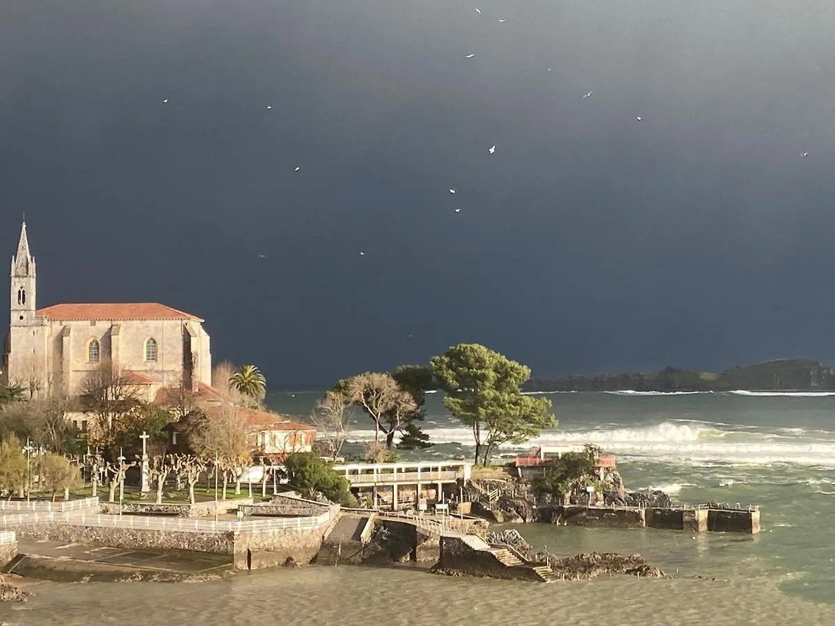 Villa Mundaka Beachfront House