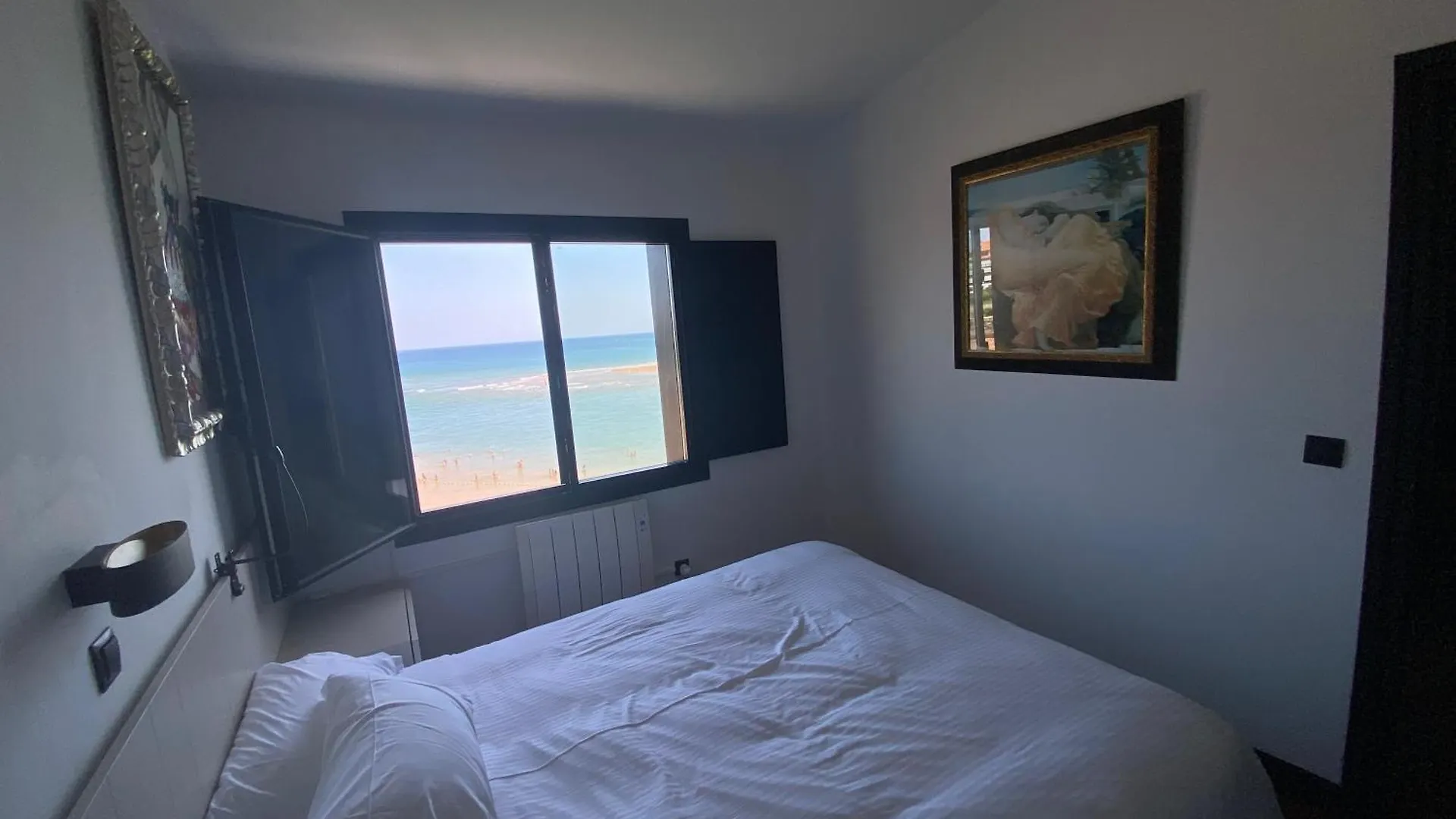 Mundaka Beachfront House Villa